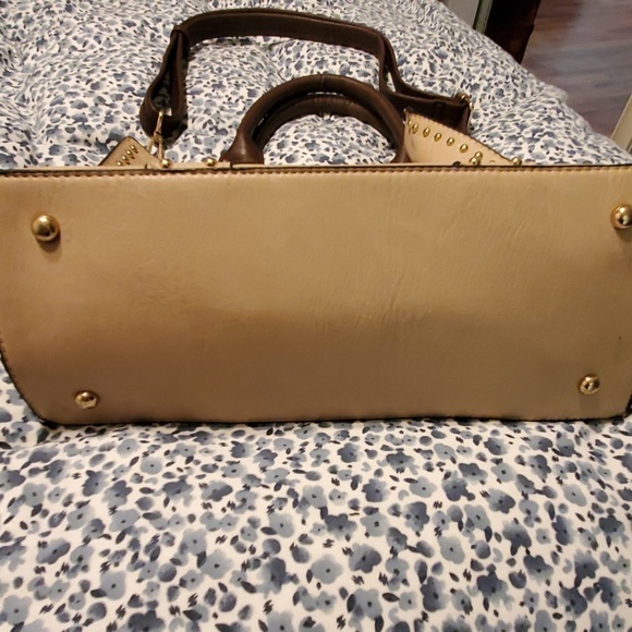 Satchel - Picture 2 of 4